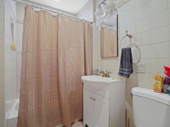60-46 Putnam Avenue, Queens NY 11385