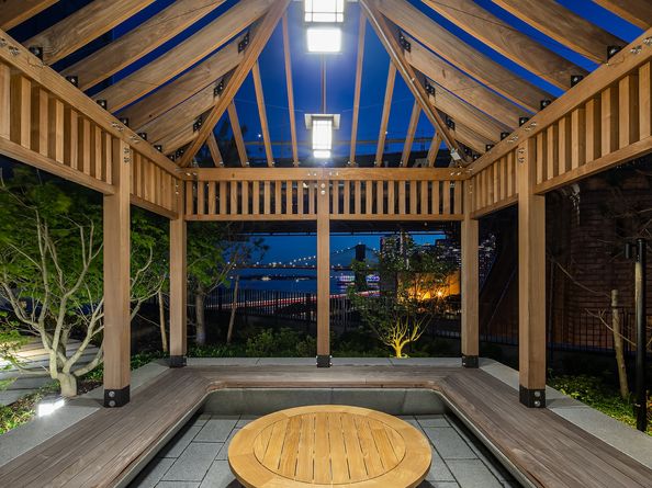 252 South Street 22J, New York NY 10002