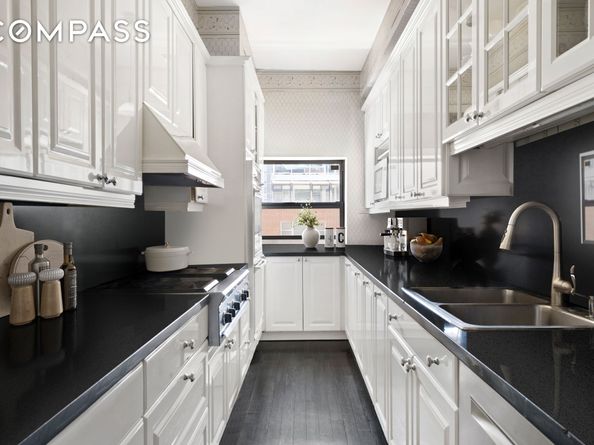 136 East 64th Street 11E, New York NY 10065