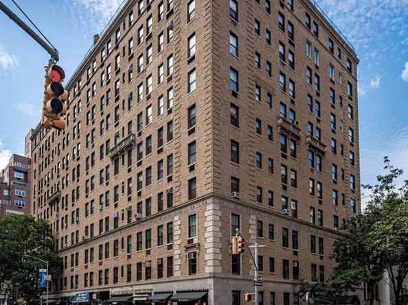 136 East 64th Street 11E, New York NY 10065