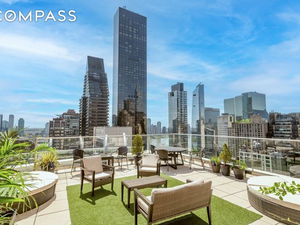250 East 49th Street 14CD, New York NY 10017