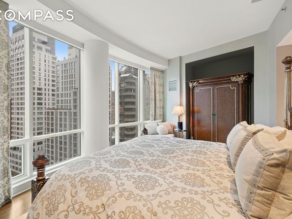 250 East 49th Street 14CD, New York NY 10017