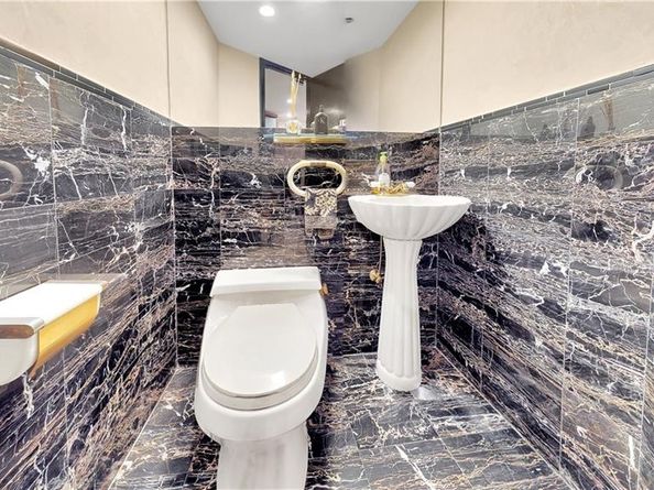 20 Corbin Place, Brooklyn NY 11235