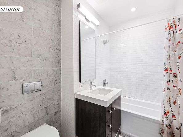 416 West 52nd Street 611, New York NY 10019