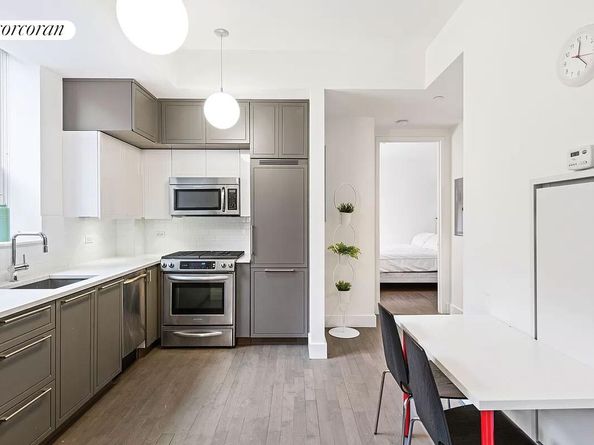 416 West 52nd Street 611, New York NY 10019
