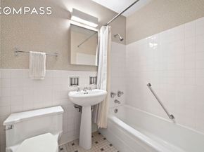 650 Park Avenue 18C, New York NY 10065