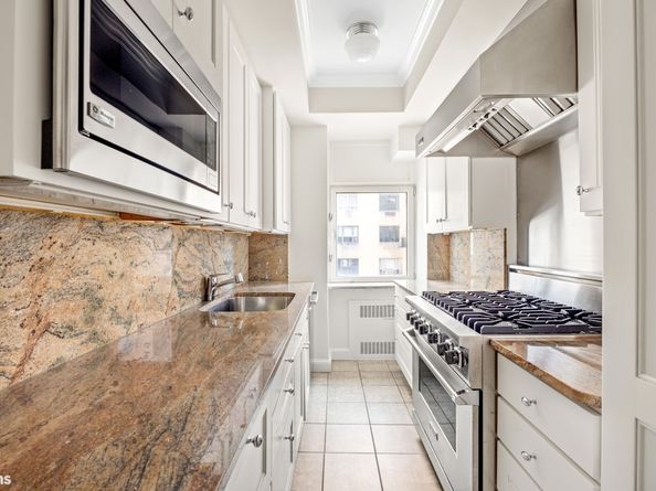 870 5th Avenue 15E, New York NY 10065