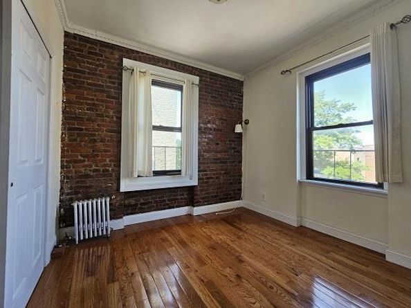 21-67 33rd Street F4, Queens NY 11105