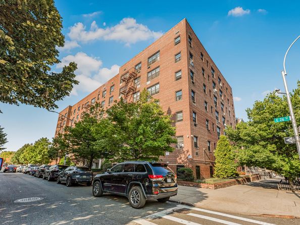 425 East 26th Street 5B, Brooklyn NY 11226