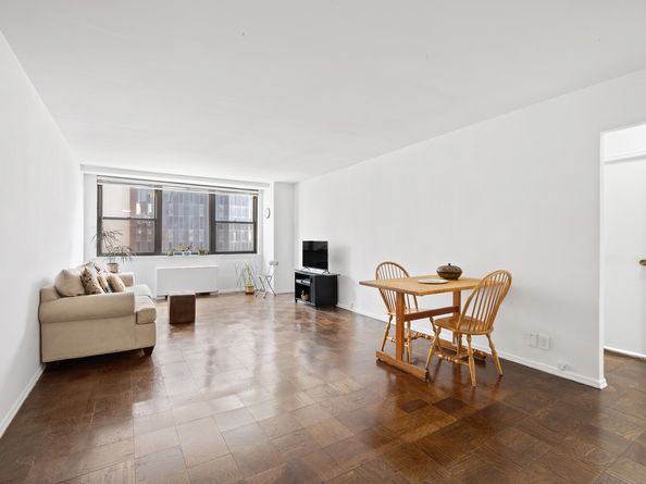 225 East 36th Street 12E, New York NY 10016