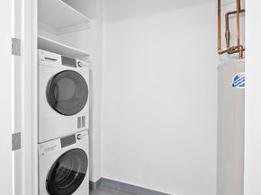 21-19 46th Avenue 4, Queens NY 11101