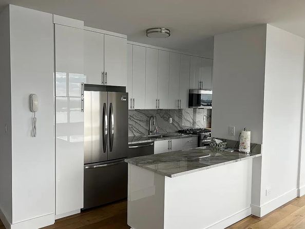 380 Rector Place 21H, New York NY 10280