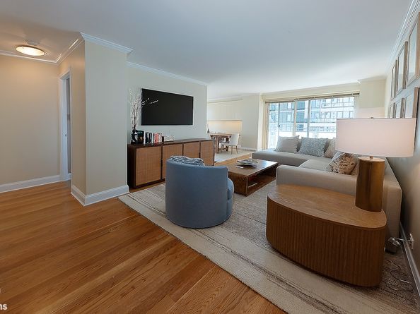 300 East 40th Street 21R, New York NY 10016