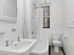 140 East 95th Street 1E, New York NY 10128