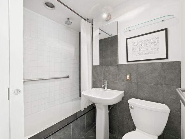 310 West 56th Street PHE, New York NY 10019