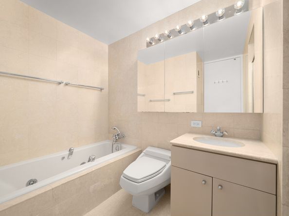 160 West 66th Street 31D, New York NY 10023