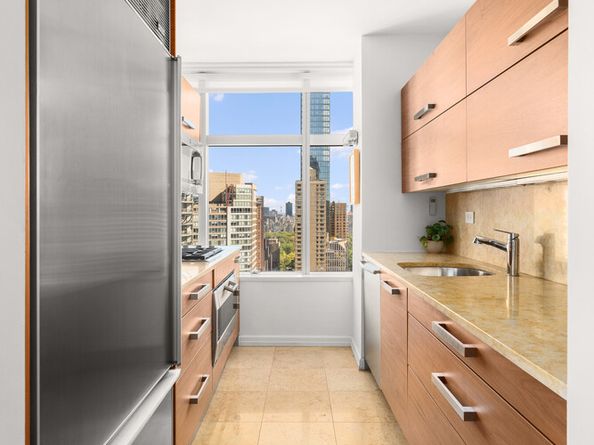 160 West 66th Street 31D, New York NY 10023