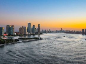 45 Sutton Place S 17F+, New York NY 10022