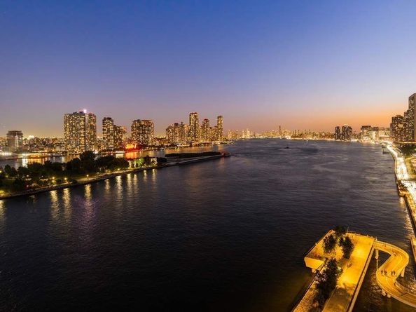 45 Sutton Place S 17F+, New York NY 10022
