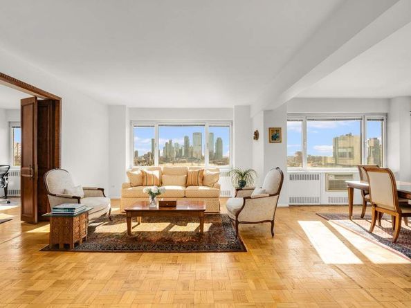 45 Sutton Place S 17F+, New York NY 10022
