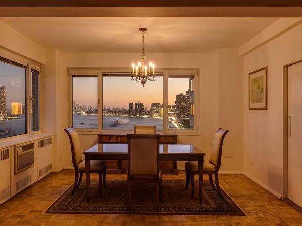 45 Sutton Place S 17F+, New York NY 10022
