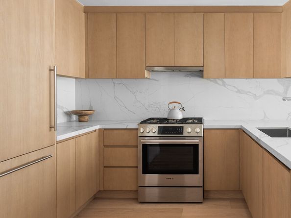 30-05 Vernon Boulevard 5E, Queens NY 11102