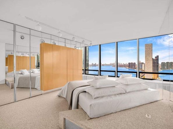 870 United Nations Plaza 28A, New York NY 10017