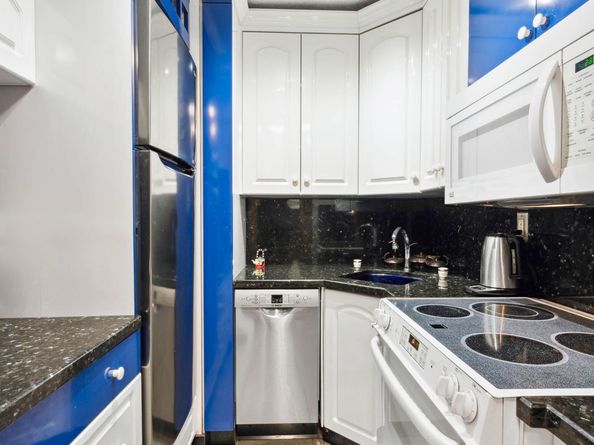 300 East 54th Street 25G, New York NY 10022