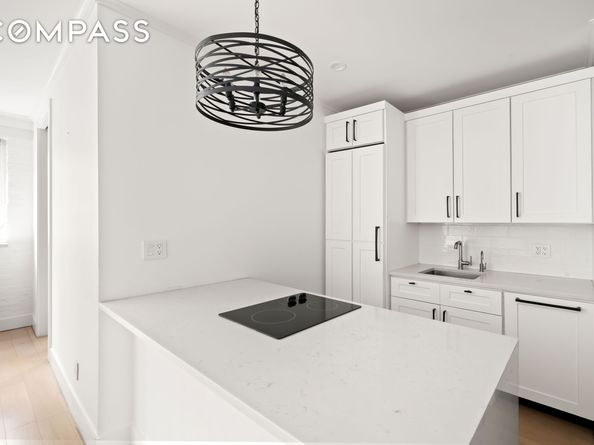 210 6th Avenue 3G, New York NY 10012