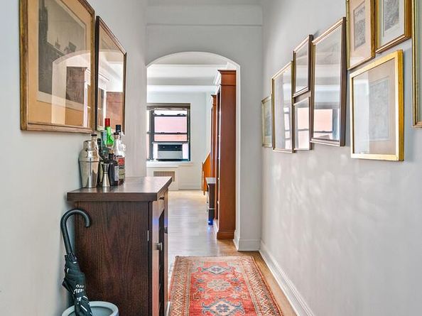 245 East 72nd Street 6E, New York NY 10021