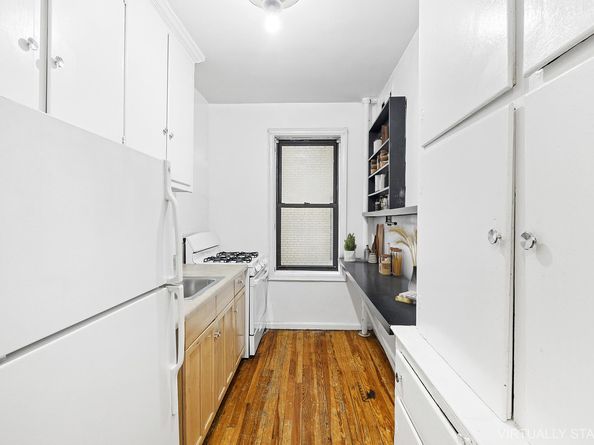 687 West 204th Street 1E, New York NY 10034