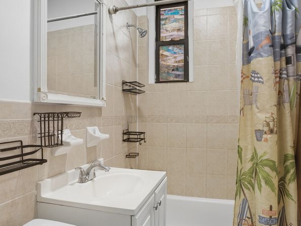 21-05 33rd Street 1G, Queens NY 11105