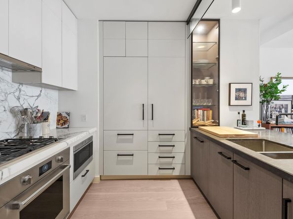 438 East 12th Street 4T, New York NY 10009