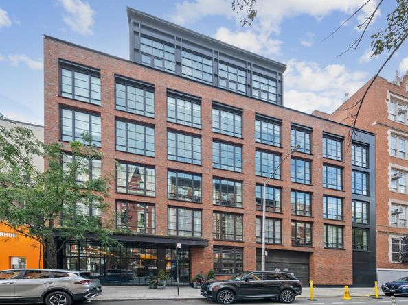 438 East 12th Street 4T, New York NY 10009