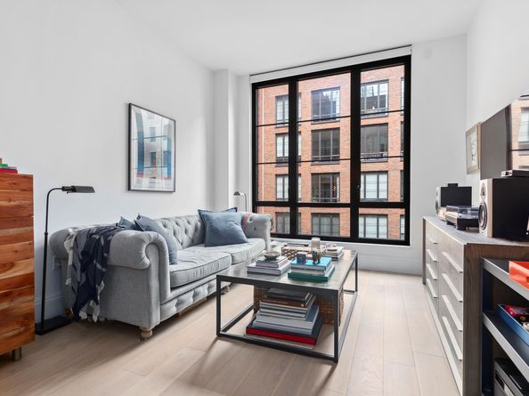 438 East 12th Street 4T, New York NY 10009