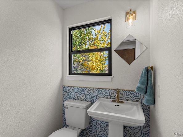 884 S Lewis Street, Lakewood CO 80226