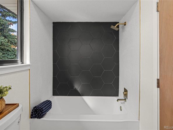 884 S Lewis Street, Lakewood CO 80226