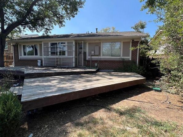 2490 S Rifle Street, Aurora CO 80013