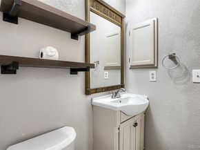 11913 E Kepner Drive, Aurora CO 80012