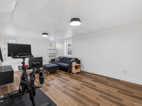 1050 Pikeview Street, Lakewood CO 80215