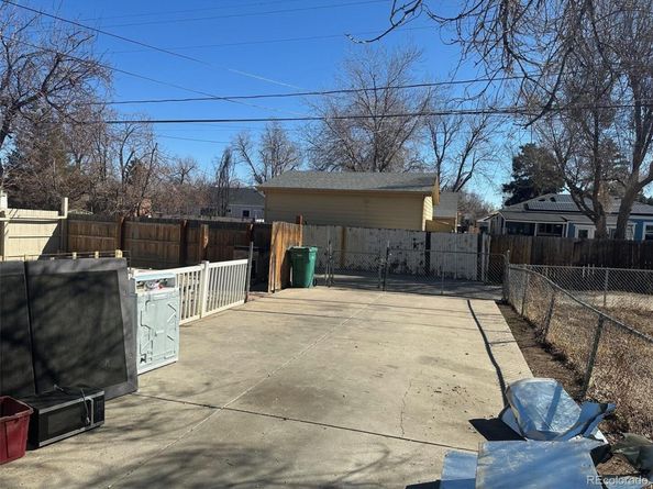 1120 Dayton Street, Aurora CO 80010