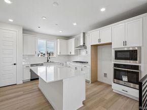Undisclosed Address #2488767, Centennial CO 80112