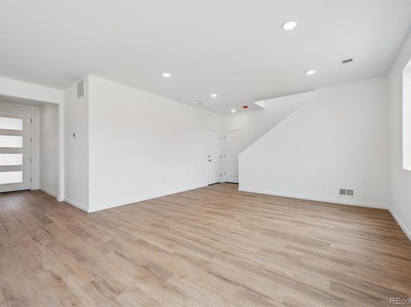 24717 E 40th Avenue, Aurora CO 80019