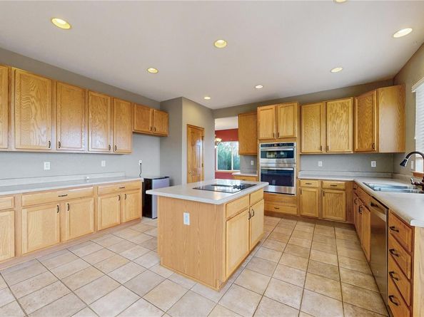 5904 S Ukraine Street, Aurora CO 80015