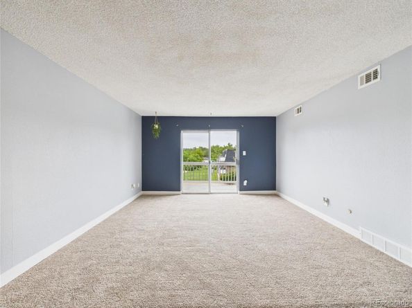 190 E Highline Circle 302, Centennial CO 80122