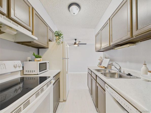 190 E Highline Circle 302, Centennial CO 80122