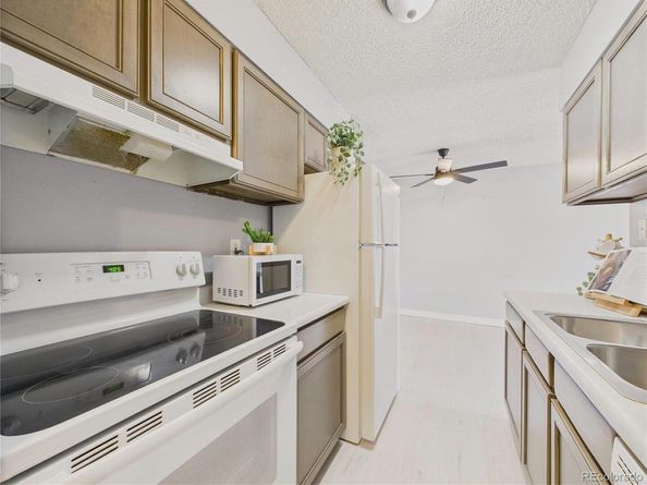 190 E Highline Circle 302, Centennial CO 80122