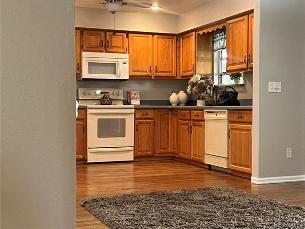 2808 S Heather Gardens Way B, Aurora CO 80014