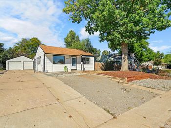 2605 S Knox Court