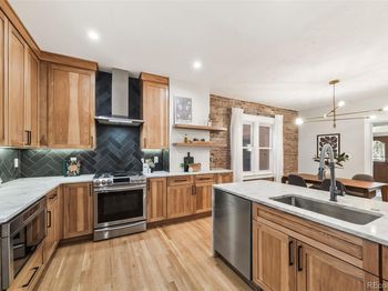 35 W Byers Place